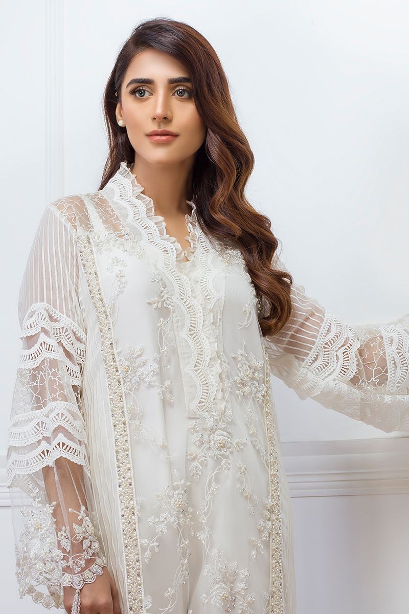 White lace | Farida Hasan